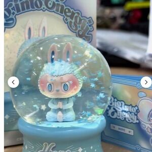 Big into Energy Snow Globe - opened box to confirm Hope ID, light up